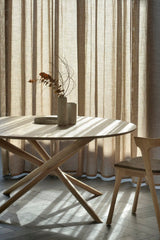 oak mikado round dining table